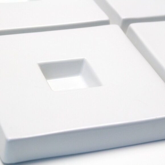 CB2 Crate & Barrel Sushi Appetizer Plates Set of 4 VGUC - Picture 11 of 13